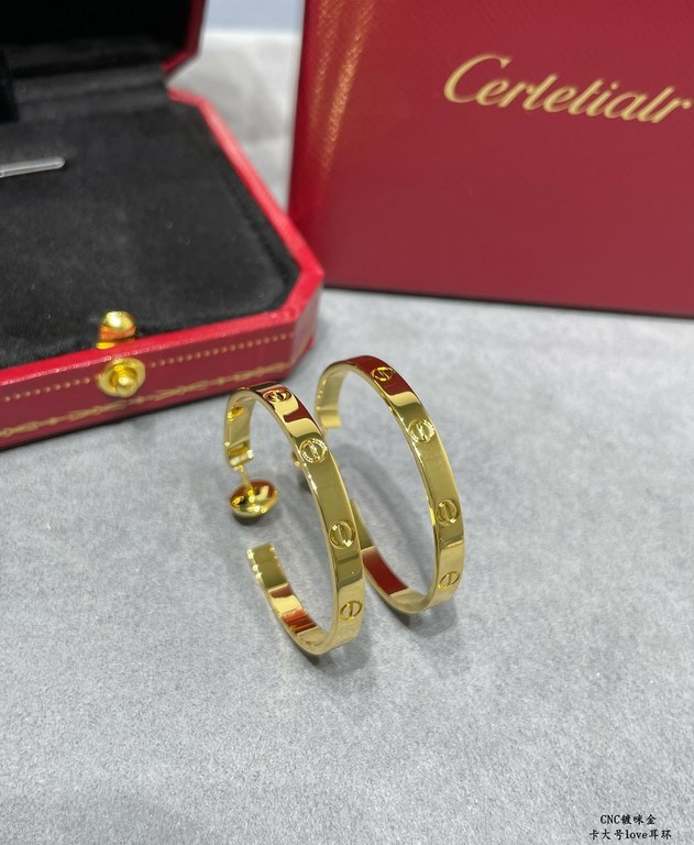 V gold material CNC high version Cartier large LOVE earrings, high-end customized    look at the engraving, and then look at the workmanship Original replica into the counter without pressure. Imported from Germany Luxur