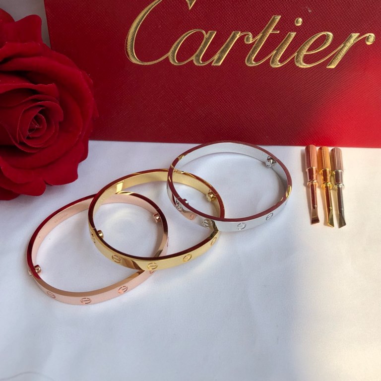 CNC version   Cartier classic diamond-free love bracelet, years of word-of-mouth models. The use of sub-gold material plating 18K gold thick gold does not fade Original CNC machine cutting process! Special promise the de