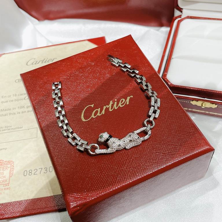 Cartier Cartier 11 Leopard Full Diamond Bracelet Shipped Classic aristocratic model, luxury full diamonds caressing leopard design Exclusive real shot   Heavy industry to create a perfect replica of the imported V gold m