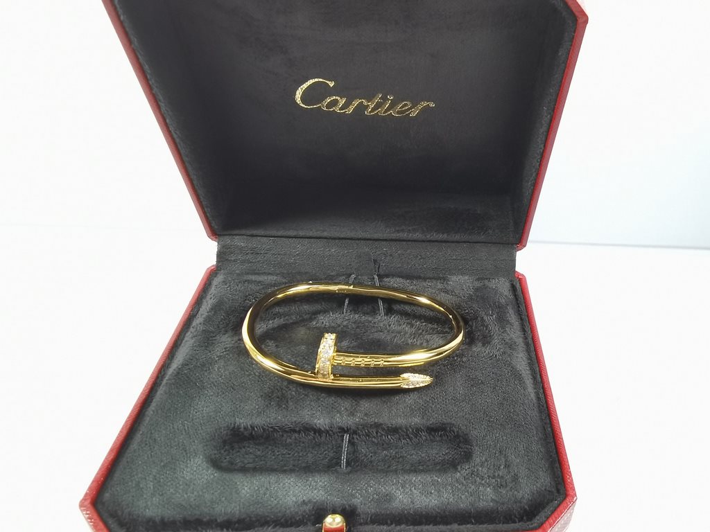 Cartier nail bracelet  half diamond nail bracelet   sub gold material plating 18k gold   inlaid with 32 imported high-carbon diamonds on the hand really look good   twist open bracelet Spiritual Slim A variety of fairies