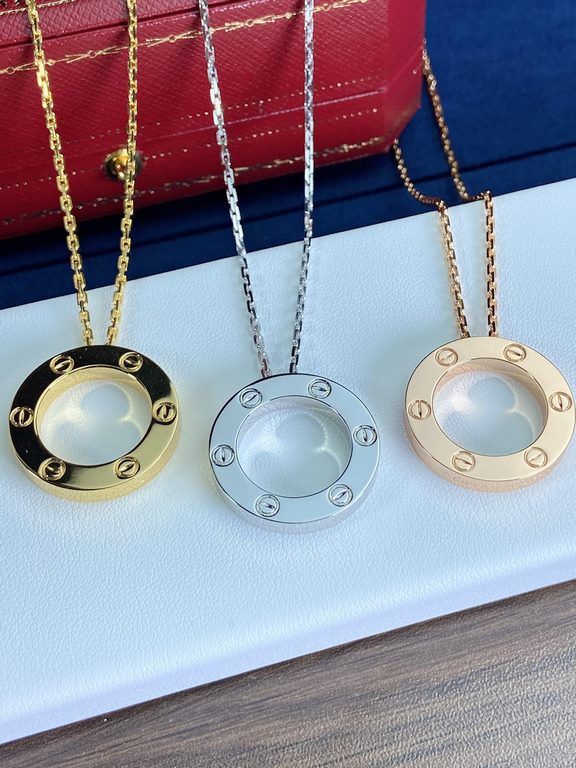 Wholesale priceLOVE series [color R] big cake necklace  very good with clothes, super atmospheric style [Zan R] never tire of looking, the more you look the more love   two sides can wear ah! Cartier big cake a total of 