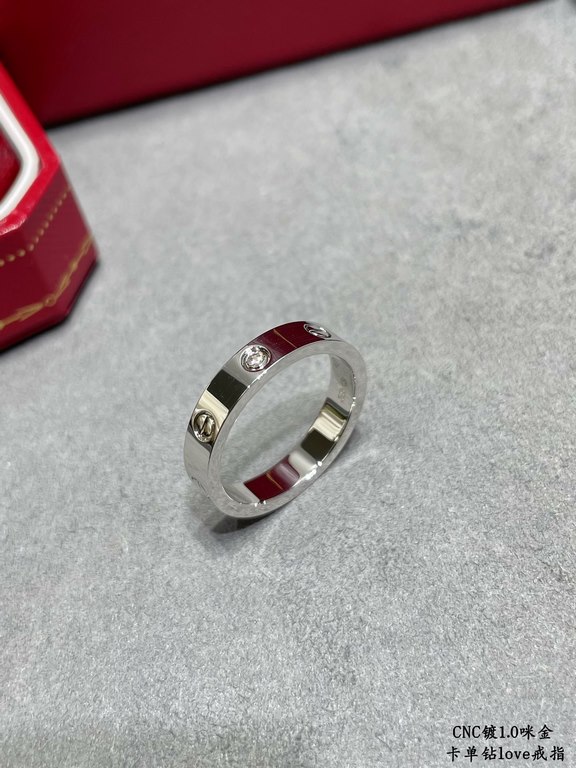 V gold material Size 678 . Cartier CNC Narrow Solitaire Love Nail Ring   One of the most popular rings     Timeless classic In recent years it has been very hot High-end, high carbon diamonds in micro-setting material Th