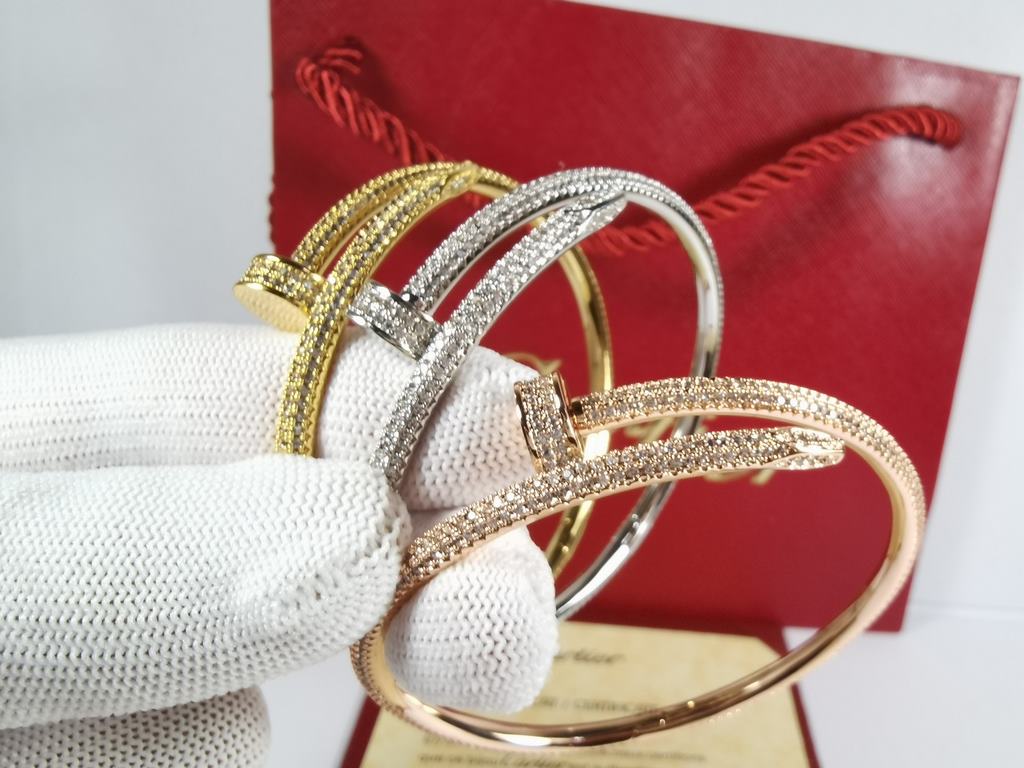 New  Cartier studded bracelet 360 degrees full of diamonds surrounded  [The highest version of the market]   The industry's most cutting-edge and most complete   Cartier Nail double layer full of diamonds Nail bracelet s