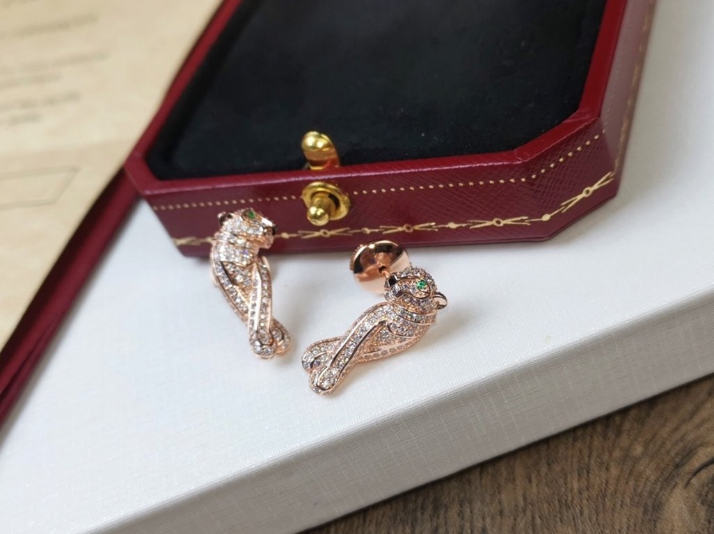 Luxury leopard head earrings] Cartier Cartier [strong] 11 leopard full diamond earrings    classic aristocratic model, luxury full diamonds caressing leopard design    exclusive real shot   925 silver needle anti-allergy