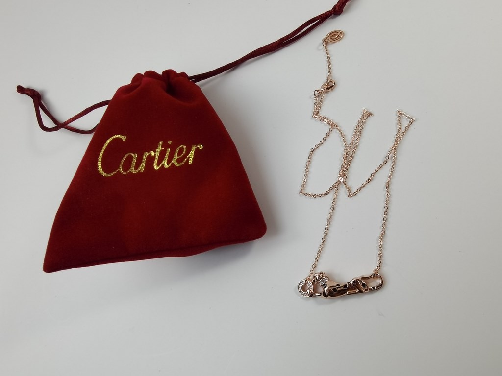 Cartier Cartier [strong] 11 leopard necklace shipping   Leopard necklace   classic aristocratic model, luxury full diamonds caressing leopard design     exclusive real shot ! With emerald leopard eyes to make the leopard