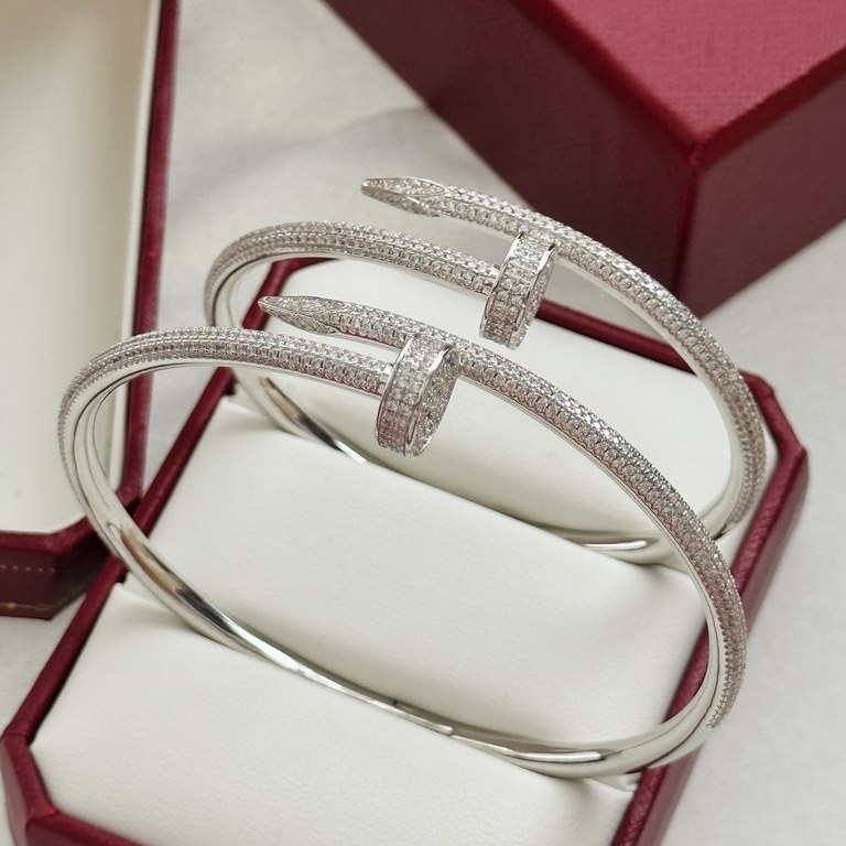 In Stock CoupleB181   Valentine's Day preferred   Cartier Full Diamond Cartier Couple Nail Bracelet   Hand-set 500 top imported Eight Hearts and Eight Arrows diamonds 11 customized Counter counter counter laser logo abso