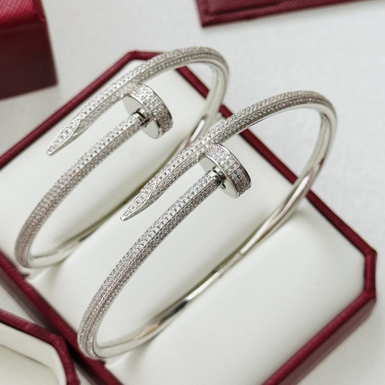 In Stock CoupleB181   Valentine's Day preferred   Cartier Full Diamond Cartier Couple Nail Bracelet   Hand-set 500 top imported Eight Hearts and Eight Arrows diamonds 11 customized Counter counter counter laser logo abso