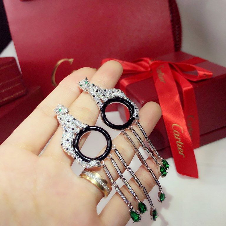 Sell crazy star hot push models    Cartier Cartier Series Jewelry sexy three-dimensional SOLEIL fashion full of diamonds spotted leopard circle tassel emerald earrings earrings shipment   star with the same paragraph, be