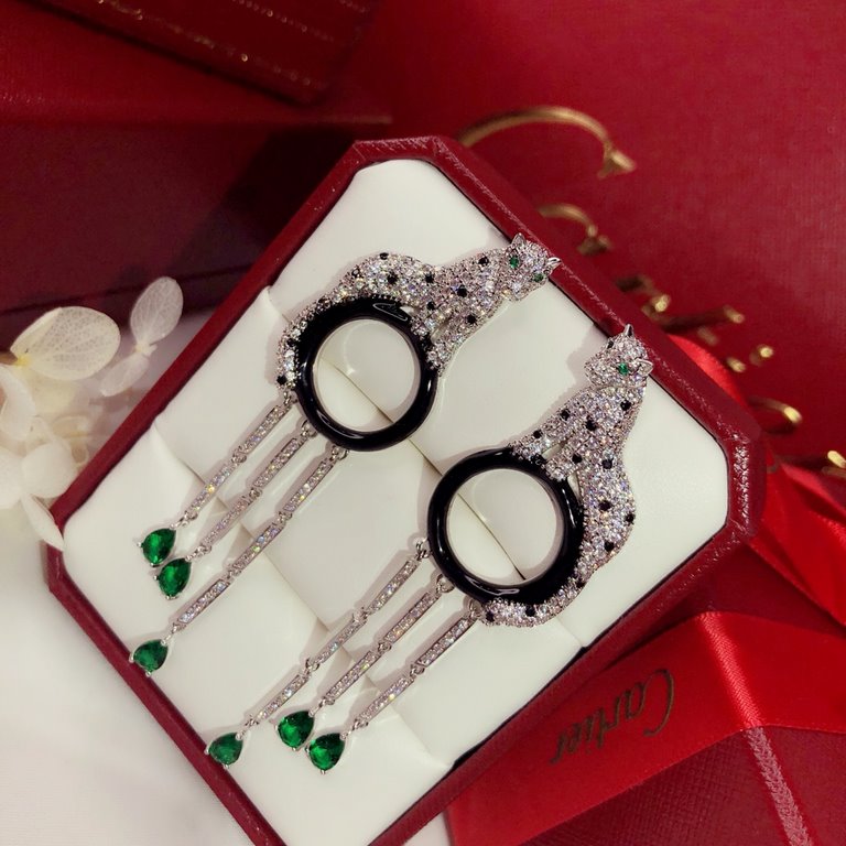 Sell crazy star hot push models    Cartier Cartier Series Jewelry sexy three-dimensional SOLEIL fashion full of diamonds spotted leopard circle tassel emerald earrings earrings shipment   star with the same paragraph, be