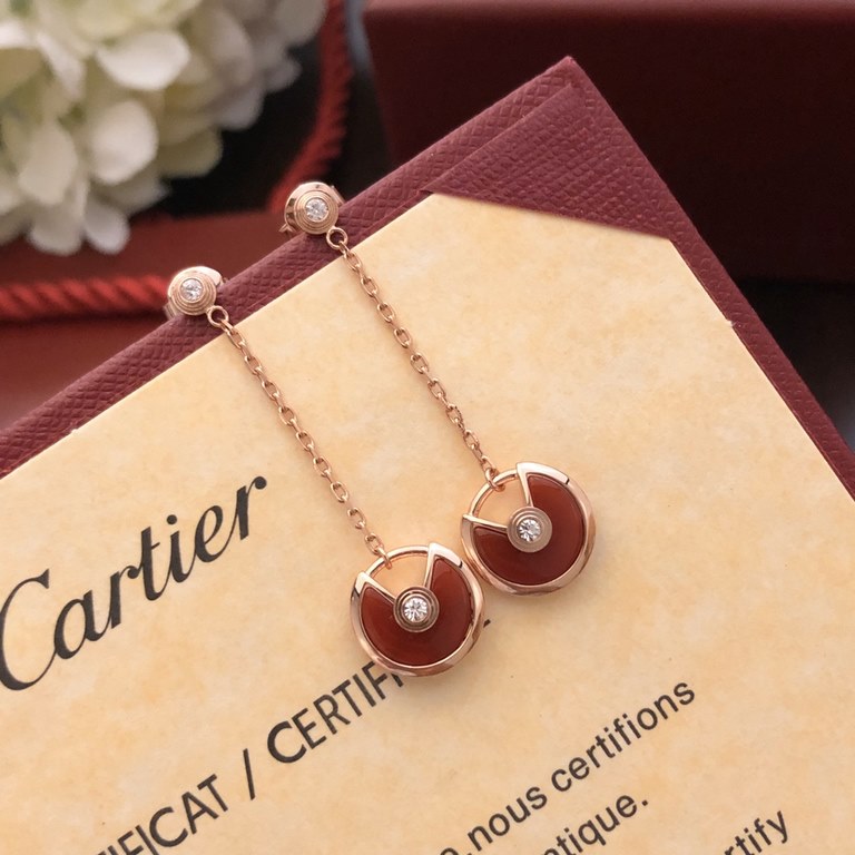 Cartier amulet earrings carnelian earrings, real gold customized the most! With a variety of different guardian stones to convey strong emotions, it is like an amulet, or a lock of promises, spilling out the heart's desi