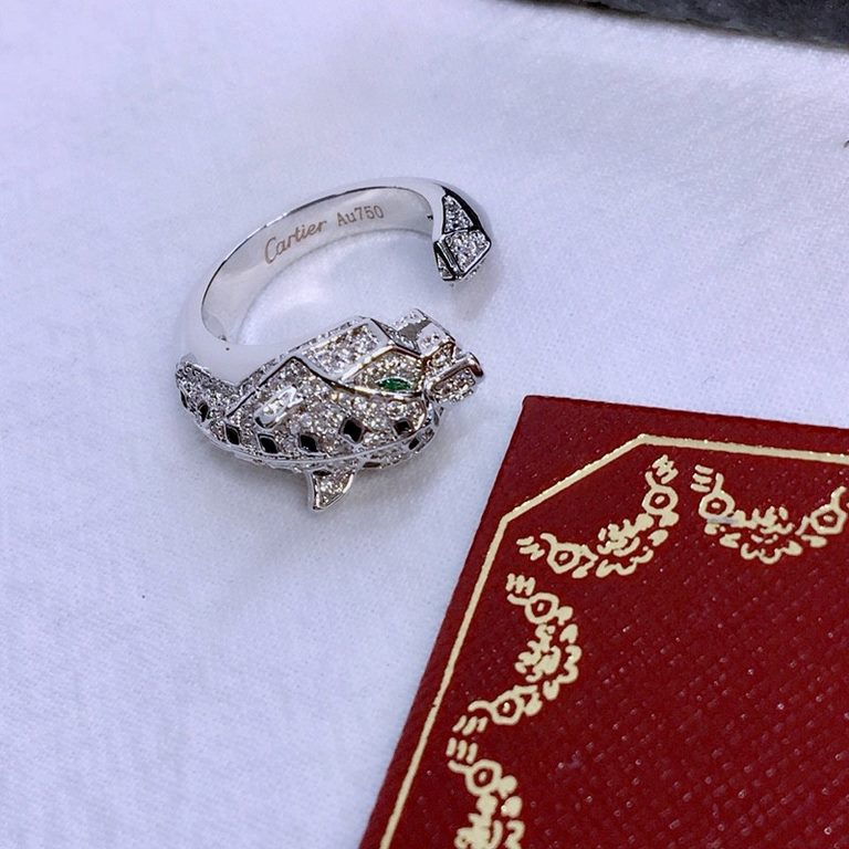 Dominant Spotted Fancy Color Diamond Leopard Head Full Diamond Explosion Ring  Panthère de Cartier Patterned Leopard Ring  18K White Gold Round Brilliant Cut Diamonds. Emerald, cheetah - as Cartier's iconic animal image,