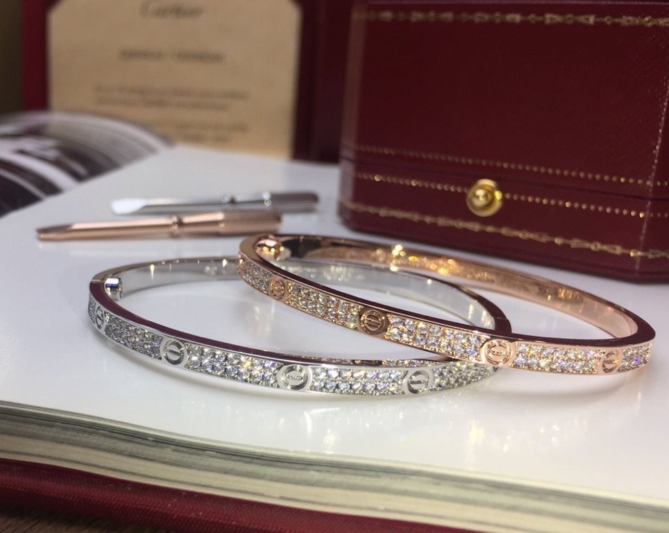 Cartier Cartier official website latest release    hot narrow version of the LOVE full of stars bracelet   imports of gold plating 18k rose gold  white gold inlaid with simulation of high-carbon diamonds   high-end custo