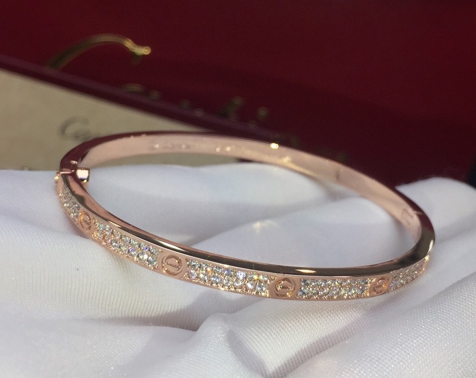 Cartier Cartier official website latest release    hot narrow version of the LOVE full of stars bracelet   imports of gold plating 18k rose gold  white gold inlaid with simulation of high-carbon diamonds   high-end custo