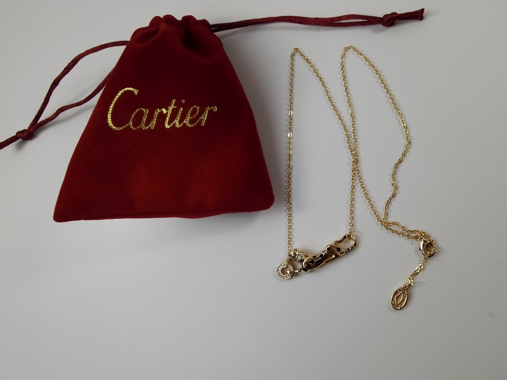 Cartier Cartier [strong] 11 leopard necklace shipping   Leopard necklace   classic aristocratic model, luxury full diamonds caressing leopard design     exclusive real shot ! With emerald leopard eyes to make the leopard