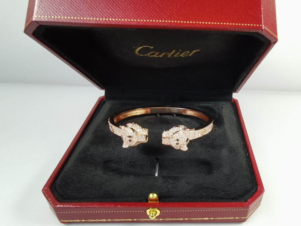 Cartier Cartier Leopard Bracelet Leopard bracelet one of the symbols of the brand classic leopard head emerald stones Cartier classic masterpiece, enduring  Legendary classic, has been popular needless to say The origina