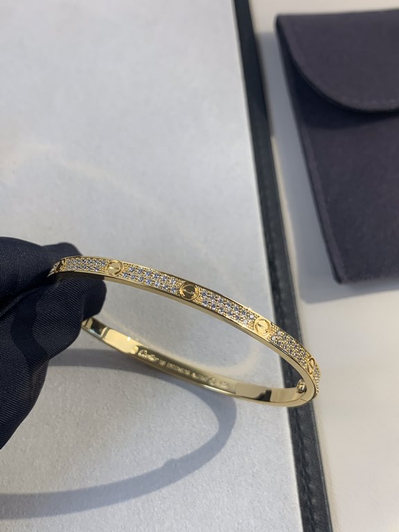 Narrow version of the full star couple bracelet three colors rose gold  gold  silver three sizes 16 17 18 -  love series   Leve series   million years of classic bracelets Every time we talk about Cartier, we will inevit