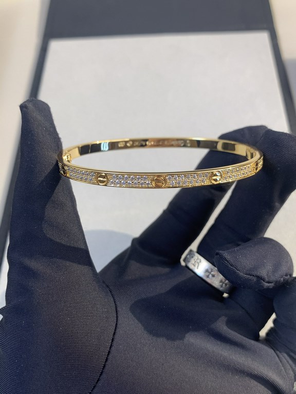 Narrow version of the full star couple bracelet three colors rose gold  gold  silver three sizes 16 17 18 -  love series   Leve series   million years of classic bracelets Every time we talk about Cartier, we will inevit