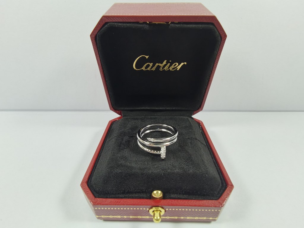 Cartier Cartier Nail Ring New Double Diamond Ring   Cartier classic masterpiece, enduring  Legendary classic, always popular needless to say  Au750 standard ultra-thick electroplating  Original logo Size Qi 678      give