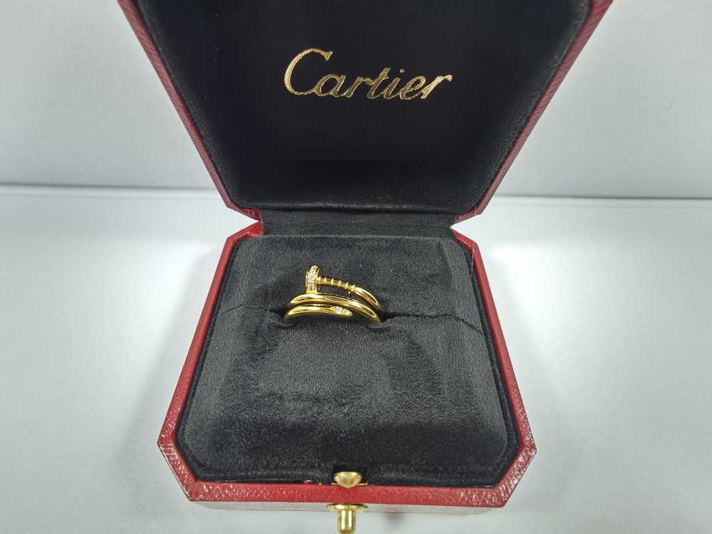 Cartier Cartier Nail Ring New Double Diamond Ring   Cartier classic masterpiece, enduring  Legendary classic, always popular needless to say  Au750 standard ultra-thick electroplating  Original logo Size Qi 678      give