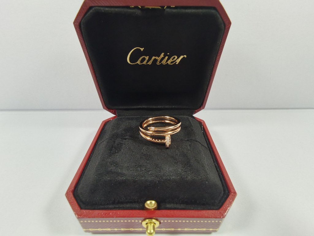 Cartier Cartier Nail Ring New Double Diamond Ring   Cartier classic masterpiece, enduring  Legendary classic, always popular needless to say  Au750 standard ultra-thick electroplating  Original logo Size Qi 678      give