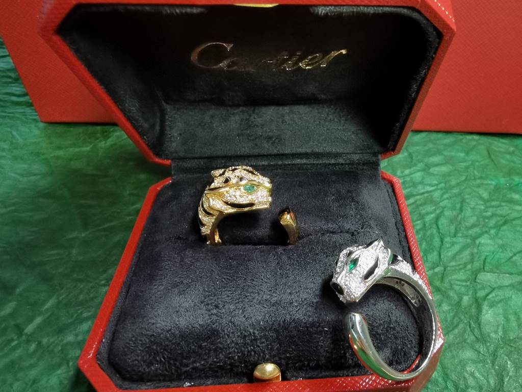 Cartier official [shhh][shhh] 11 flower leopard ring    leopard ring, open design, adjustable    full handmade magnifying glass   micro-set super sparkling AAAA diamonds, Australia imported emerald embellishment, three c