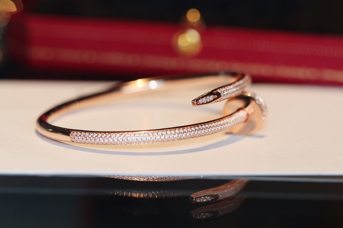 The latest   C@rtier Cartier half circle full of diamonds studded bracelet  Juste un Clou collection is unique and creative ~ bold and modern   personalized studded design Surface full of sparkling diamonds .... Exported