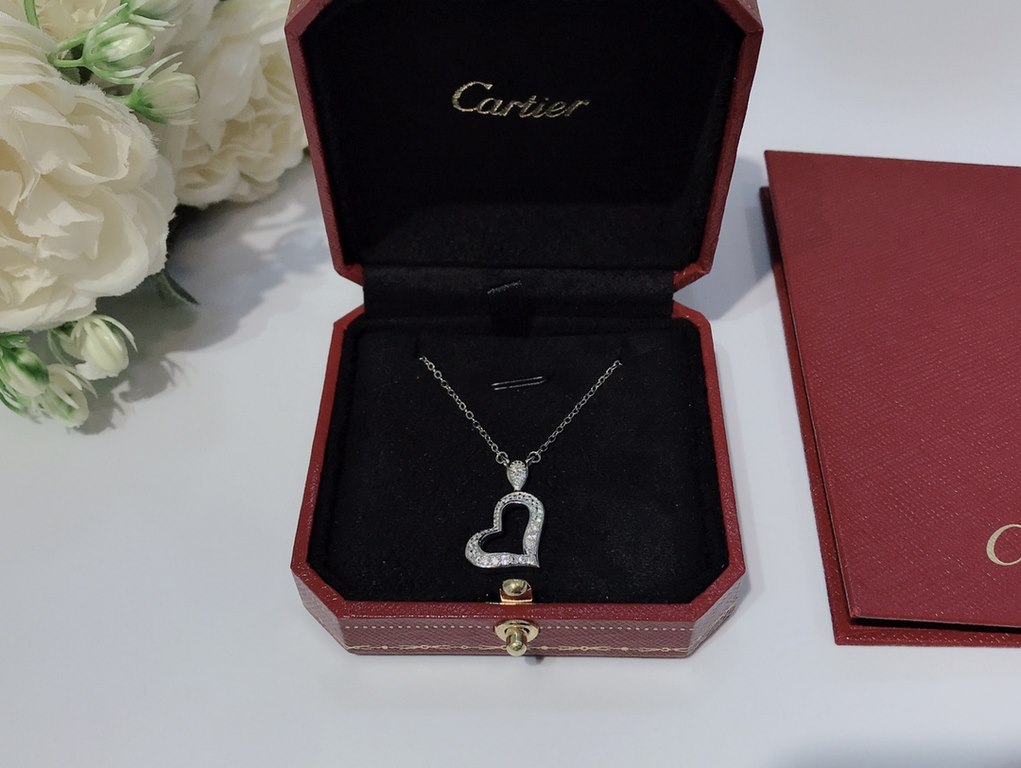 Cartier haret series large oblique love heart , 925 sterling silver, hand-set with 5A simulation diamonds, exquisite temperament, A37.