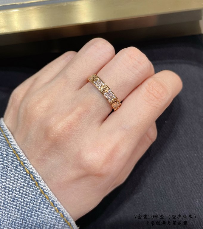 V gold plated imitation gold   (economy version). Yardage 5678. cartier narrow full star ring. Eight hearts and eight arrows with high pop diamonds. One of the most popular rings in summer     Timeless classic Very hot i