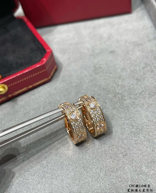 V gold Cartier Cartier CNC wide version of the full star ear pat, the classic 【Grade】   Cartier full star series The most classic models do not need to be introduced Germany imported high-end Three colors can be selected