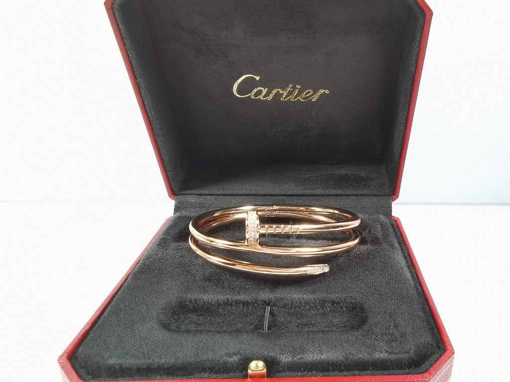 Cartier double circle nails half diamond bracelet   nails bracelet Juste un Clou series unique personality, the use of German imports of sub-gold   flamboyant modern competition show a kind of debauchery fashion. Classic