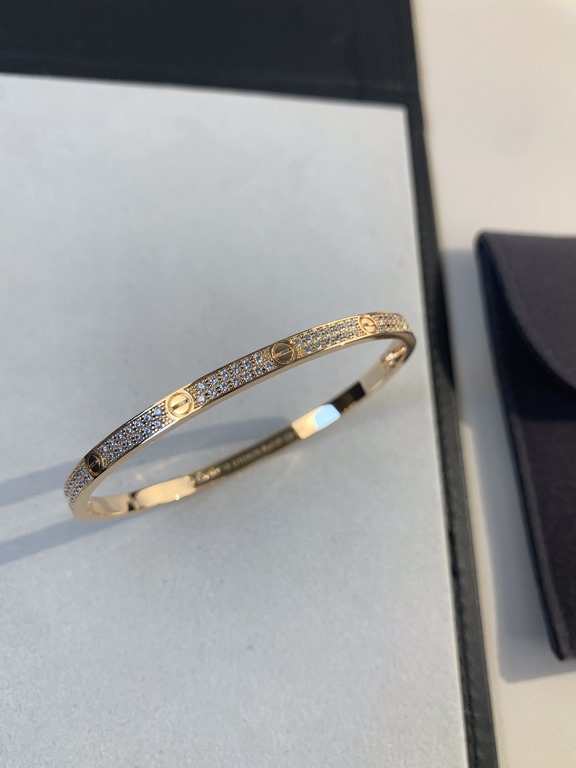 Narrow version of the full star couple bracelet three colors rose gold  gold  silver three sizes 16 17 18 -  love series   Leve series   million years of classic bracelets Every time we talk about Cartier, we will inevit