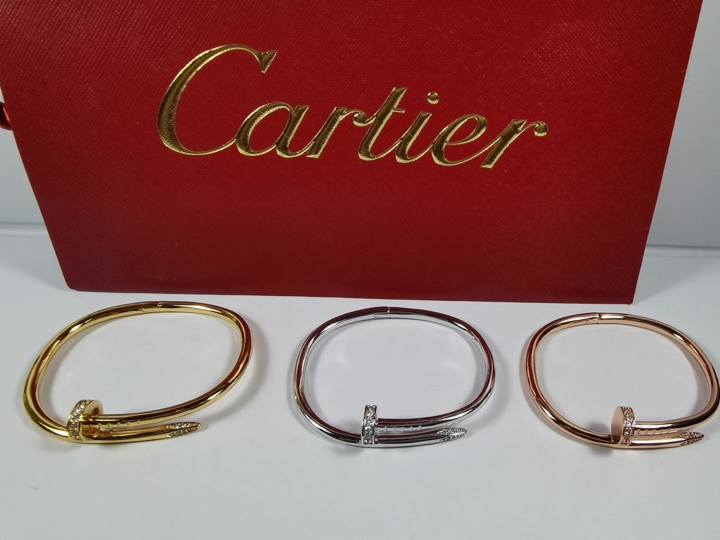 Cartier nail bracelet  half diamond nail bracelet   sub gold material plating 18k gold   inlaid with 32 imported high-carbon diamonds on the hand really look good   twist open bracelet Spiritual Slim A variety of fairies