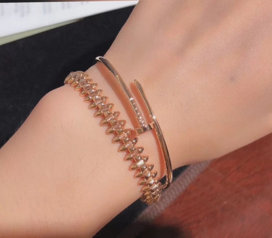 Cartier New version of the willow nail bracelet, the most popular one very personalized one. Eternal classic in recent years is very hot High-end V gold plating thick gold micro-setting material The same craftsmanship, n