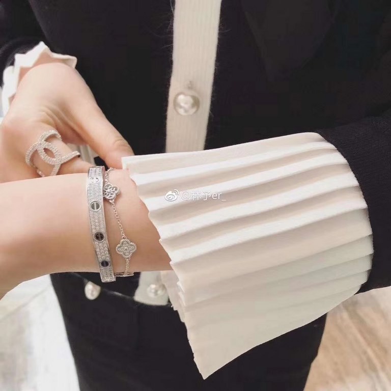 [OEM level] finally shipped   Seiko original consistent Original goods ● Cartier classic models series black nails sky sky star   bracelet ● white gold ● size average size female No. ● industry's most cutting-edge and mo