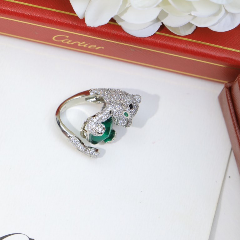 Emerald Leopard Ring  [925] One of the symbols of the Cartier brand  Latest Hot Cartier Leopard Emerald Gemstone Ring Cartier's classic masterpieces, enduring Legendary classics, always popularNo need to say more Origina