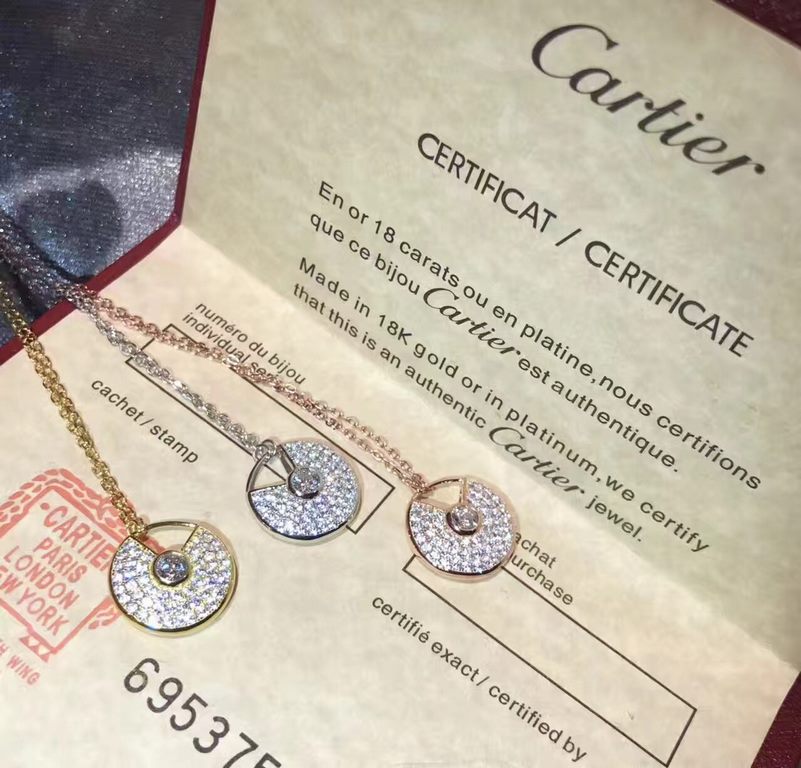 Cartier full diamond flying saucer amulet   necklace   top build   high-end custom  exquisite 925 sterling silver micro-set full of diamonds necklace  teacher master superb inlay, the original back cover logo to create t