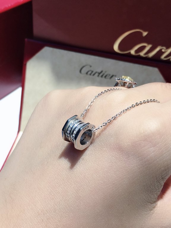 Cartier new screw hexagonal necklace, S925 sterling silver finishing version, three-dimensional, big design, simple and stylish, necklace item number AF29.