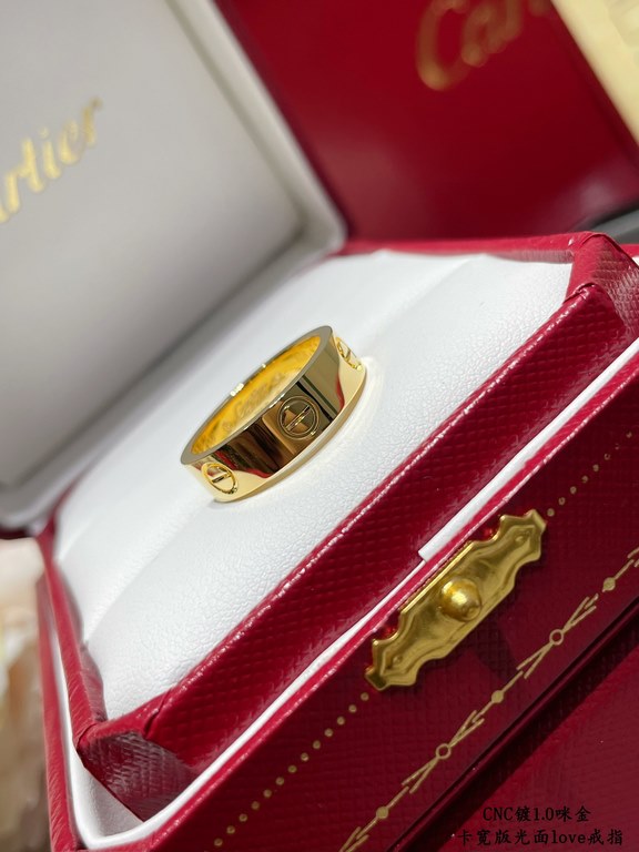 V gold material Size 6789, Cartier CNC wide glossy love nail ring   Cartier China line exclusive debut of the main push explosive models so exquisite that the girl's welfare ah ~