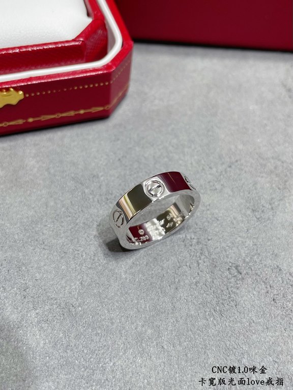 V gold material Size 6789, Cartier CNC wide glossy love nail ring   Cartier China line exclusive debut of the main push explosive models so exquisite that the girl's welfare ah ~