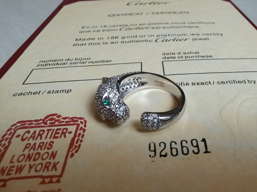 Leopard ring Cartier official [shhh][shhh] Leopard ring   Leopard head ring yo, personalized open design   Full handmade magnifying glass Micro-set with super sparkling AAAA diamonds, emerald embellishment imported from 