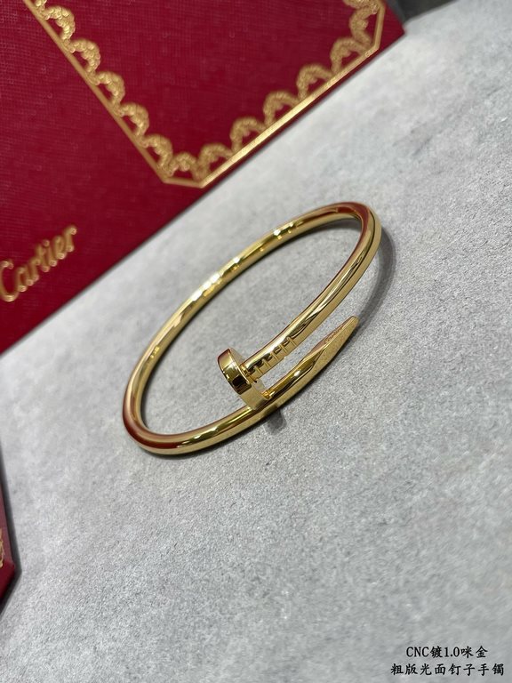 V gold plated 1.0 imitation gold DB original lettering CNC version Cartier rough glossy studs bracelet       Cartier Cartier Juste un Clou Studs Bracelet Classics Three colors complete Couples gift (Let's Stick Together)