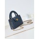 23K Kelly Handle BagFashion is a reincarnation of the popular antique kelly by Chanel redesigned revitalization, antique Kelly to the classic handle hand raised the name, in the basic plus leather through the chain shoul