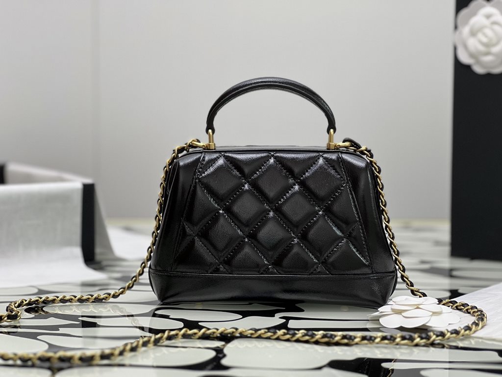 ￥Chane1 24A mini Handmade Visitor Series Doctor's Bag AS4109 The real thing is super beautiful oil wax leather with metal chain Classic diamond lattice design Retro and fashionable show noble and elegant Very much like a