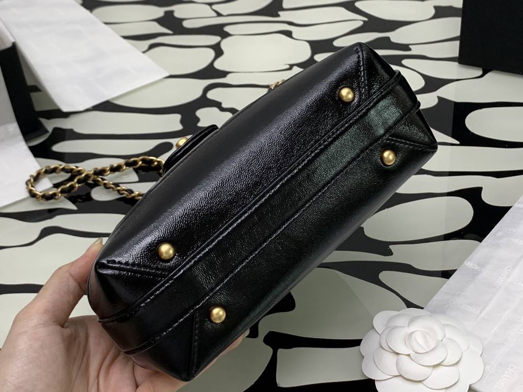 ￥Chane1 24A mini Handmade Visitor Series Doctor's Bag AS4109 The real thing is super beautiful oil wax leather with metal chain Classic diamond lattice design Retro and fashionable show noble and elegant Very much like a