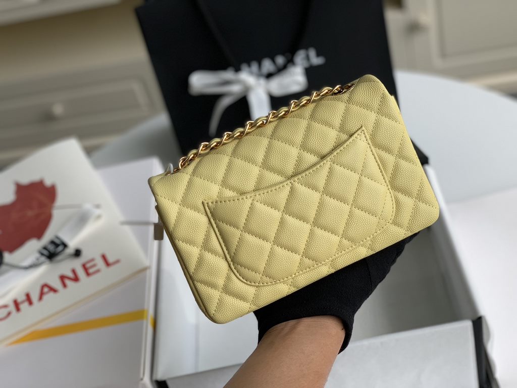 Upgraded  Chanel CF Mini 1116 small bag summer than to prepare   the most small C iconic leather through the chain as classics bags masterpiece authentic price soared conservative design with a variety of colorful decor 