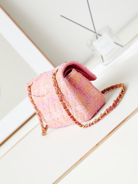 Chanel 24c emblem pink CF  Every accessory is artisanal    Orange and pink gradient tweed ~ really beautiful~Large 23cm