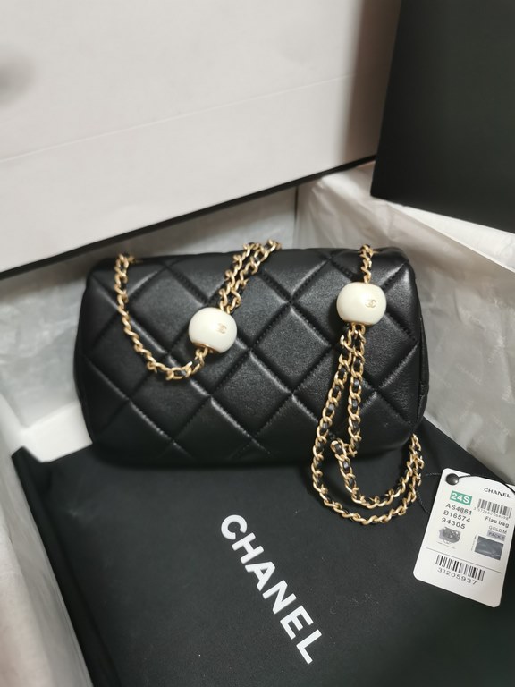 . Brand Chanel Model AS4861 Introduction the original single quality, classic work, gorgeous and temperament of the forefront, is your unexpected honor. Leather species the original single imported lambskin, with the ori