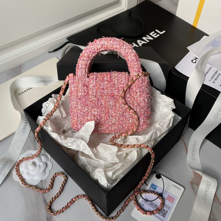 Chane1 24p Tweed Model A Absolute Parisian femininity! Pink handbags are a great way to shine!   Tweed with a touch of confidence and discretion! Check it out!  size 12cm