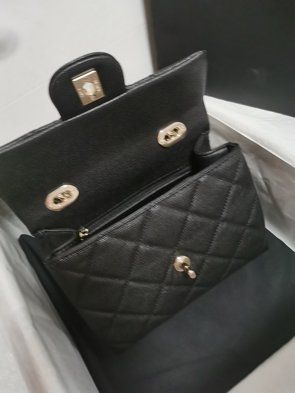 24P the most most worth buying a Kelly [strong] especially retro especially practical [pleasant] belongs to the perennial classic series! This kind of and can carry, and can crossbody, at the same time is lychee cowhide!