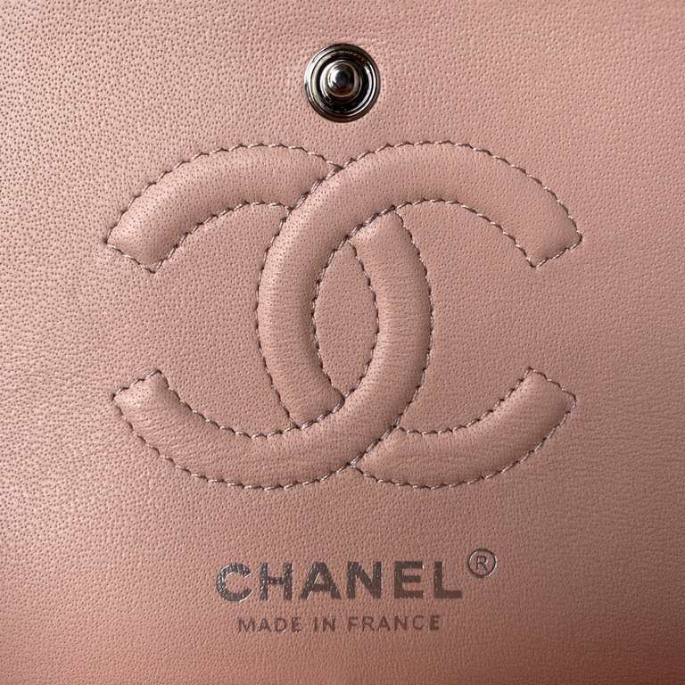 France    High-end customized products Chane1 Classic Flap Bag A01113 Caviar Dedicated to the classic Chane1, elegant, simple and exquisite! Counter synchronization update Latest version ZP perfect version replica Medium